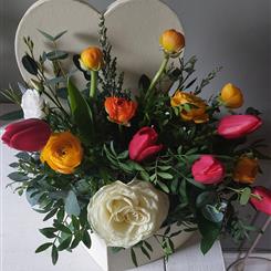 Cream Heart Hatbox